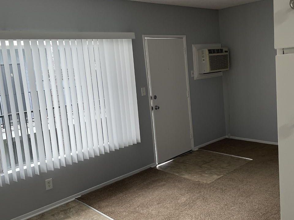 1st image of 1014 S Osage Ave APT 19