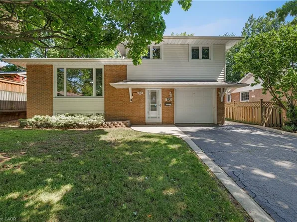18 Osborne Cres, Oakville, ON L6H 1G1