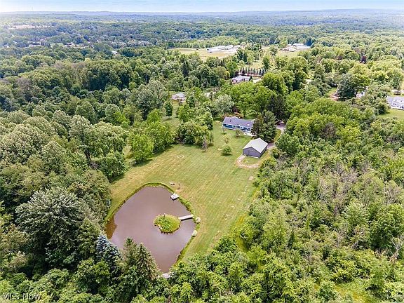3rd image of 11292 Butternut Rd