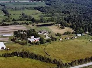 6929 Trumble Rd, Saint Clair, MI 48079