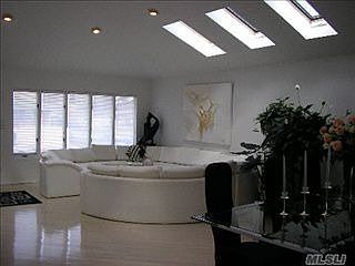 2nd image of 3674 Courtney Ln
