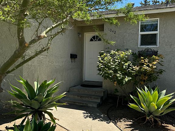 Inviting walk way to front door