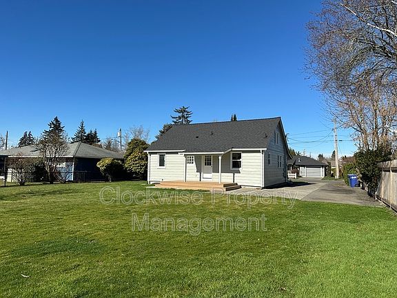 4th image of 1012 2nd Ave NW