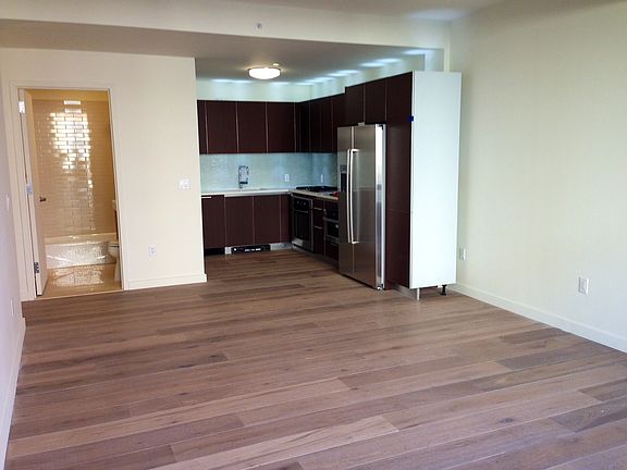 5th image of 20 Henry St #2A