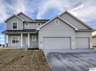 20819 Kansas Dr, Elkhorn, NE 68022