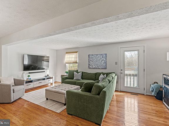5th image of 520 Palmspring Dr