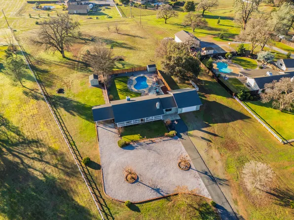 3064 White Oak Dr, Cottonwood, CA 96022