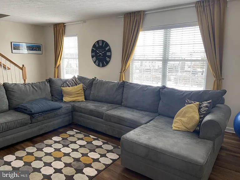 107 Lighthouse Ln — Photo 3