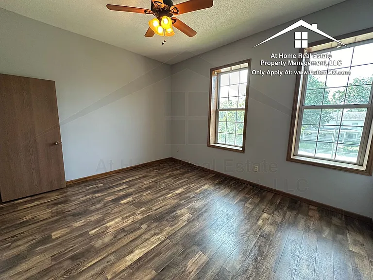 103 E 10th St #21 — Photo 18