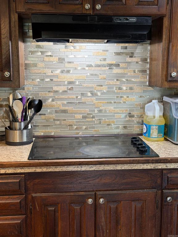 1413 Mine St, Nashville, AR - More