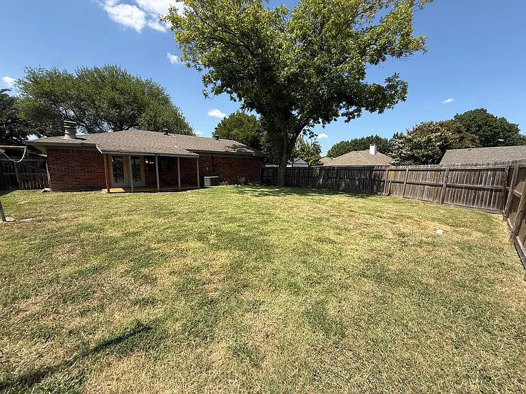 1434 Lavendale Ln — Photo 17