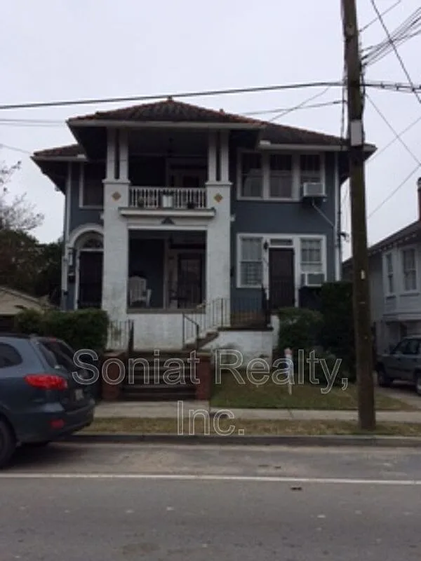 Uptown — Photo 1