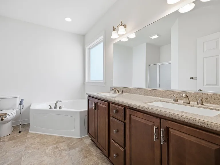 6613 Saint Laurence Dr — Photo 18