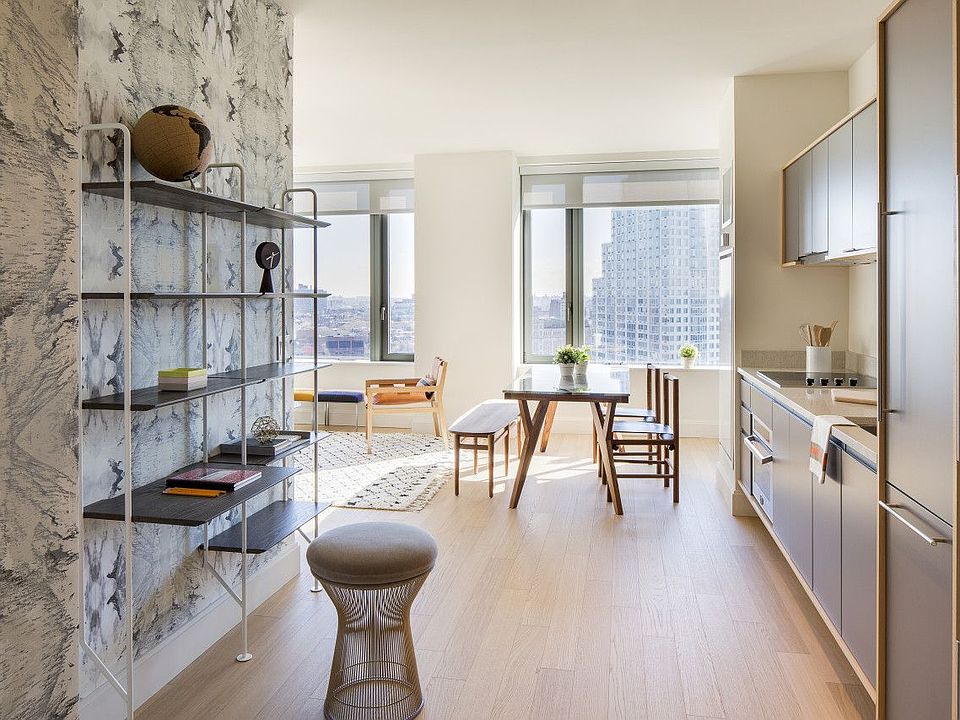 1st image of 10 City Pt APT 34H