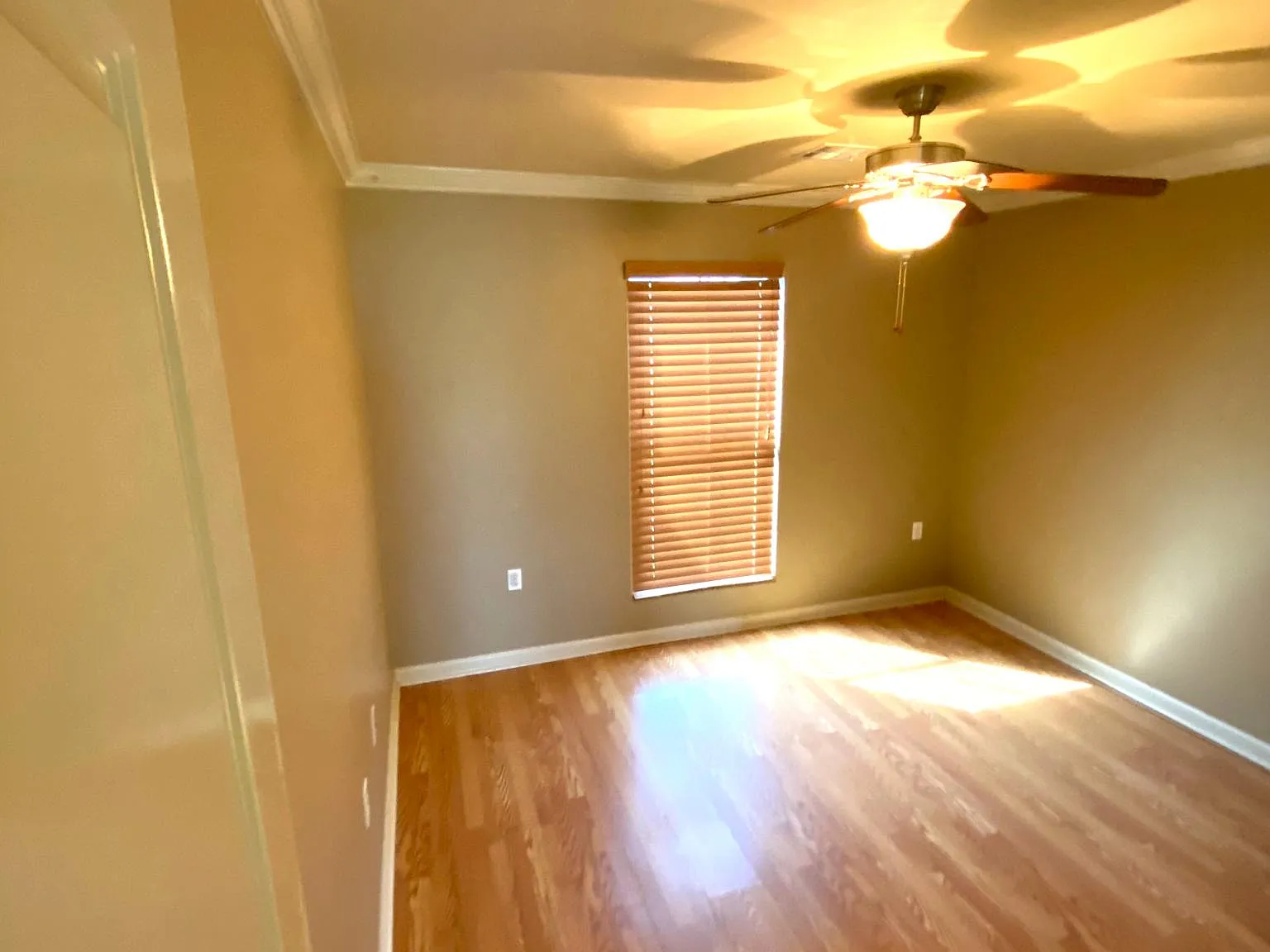 3 bed, 1400 sqft, $1,650 — Photo 3