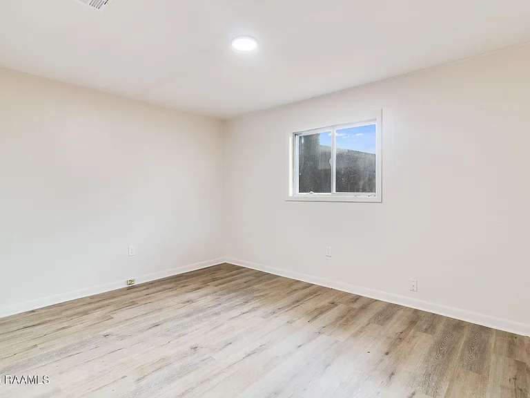 105 Brockton Dr — Photo 7