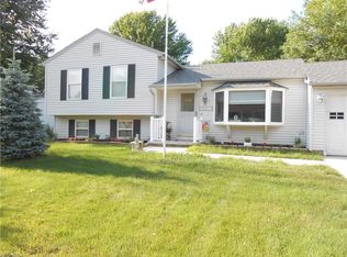 26916 Oxford Park Ln, Olmsted Township, OH 44138