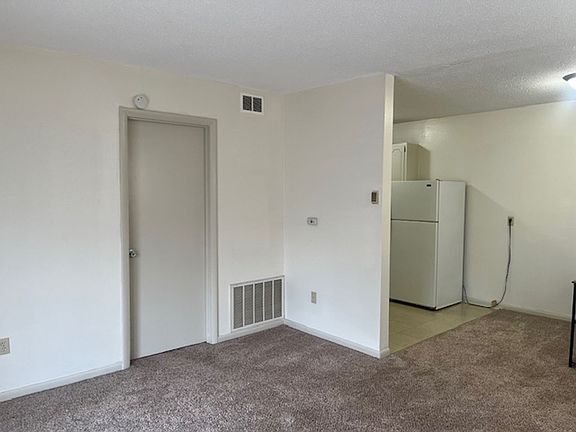 3rd image of 6200 N East Circle Dr APT 6