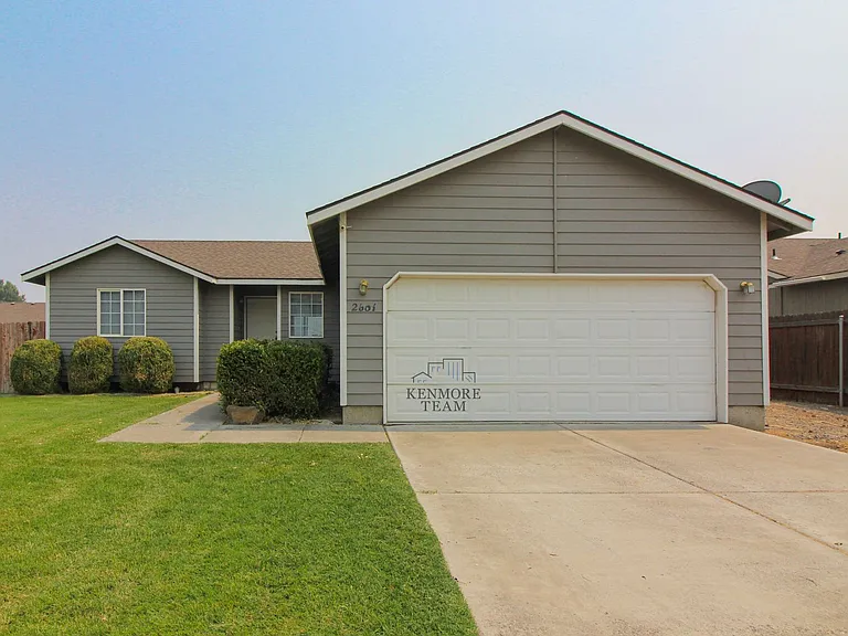 2815 S Underwood St — Photo 1