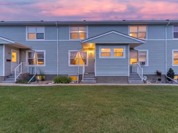 36 S Poplar Cres, Red Deer County, AB T4S 1V3