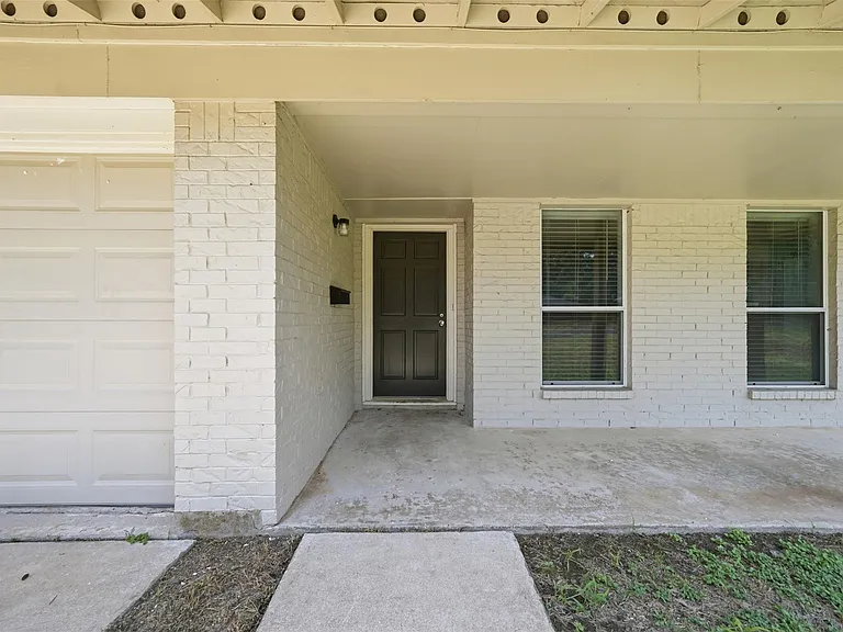 9005 Blue Quail Dr — Photo 2