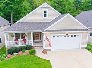 16545 Villa Pkwy, Spring Lake, MI 49456