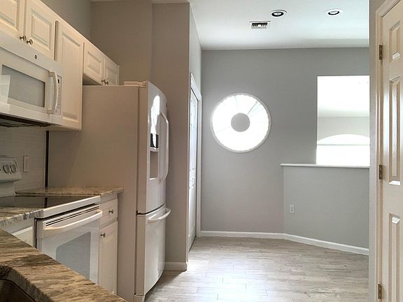 5th image of 429 Enclave Pl
