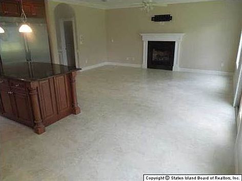 5th image of 43 Norden St