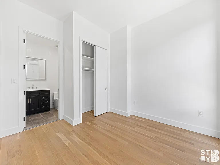 155 Monroe St #1 — Photo 12