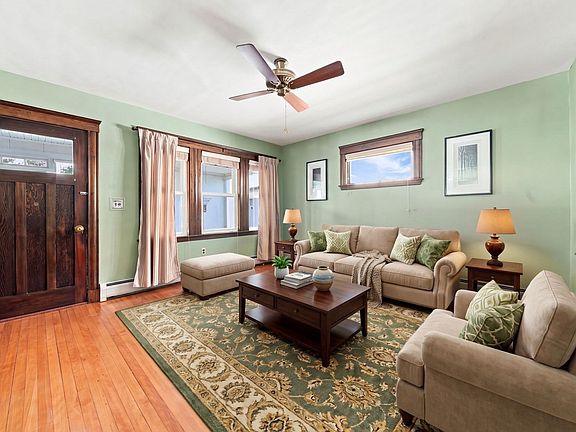 3rd image of 87 Edwin St