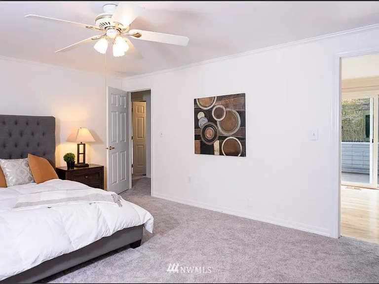 13807 NE 76th St — Photo 11