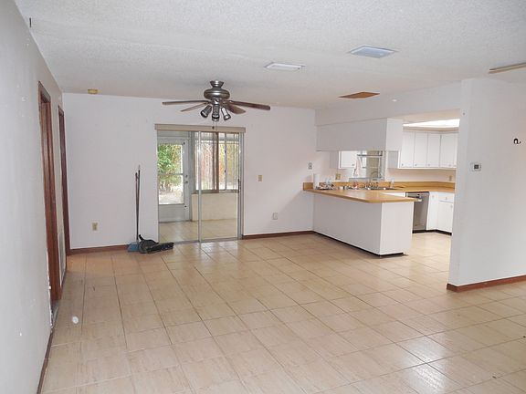 Living/Dining Area