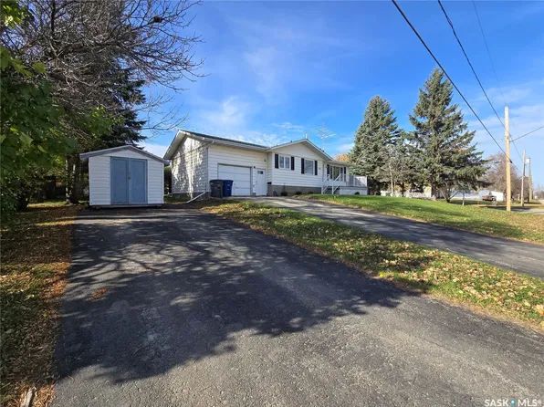 280 9th Avenue, Broadview, SK S0G 0K0