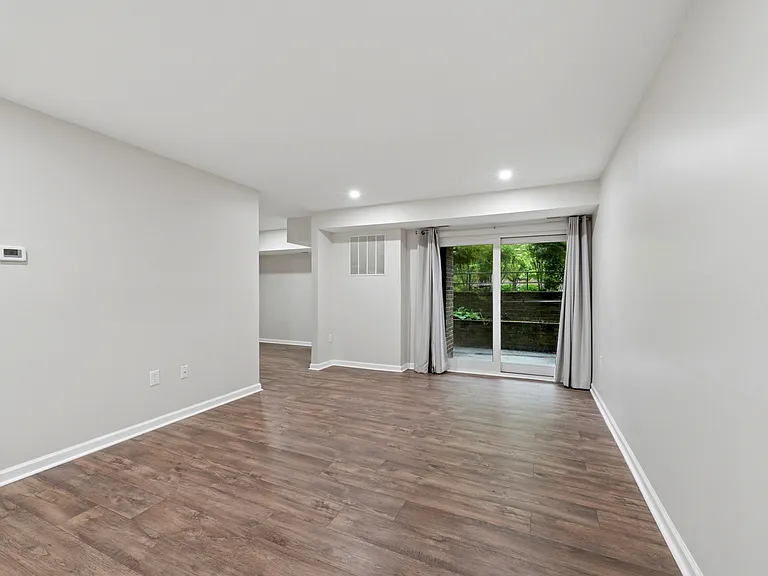 7 Silverwood Cir #3 — Photo 3