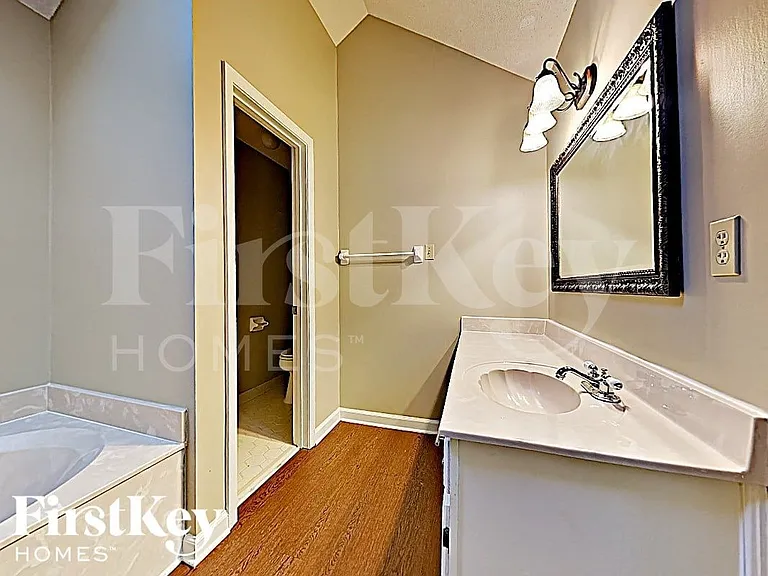 3718 Old Creek Cv — Photo 11