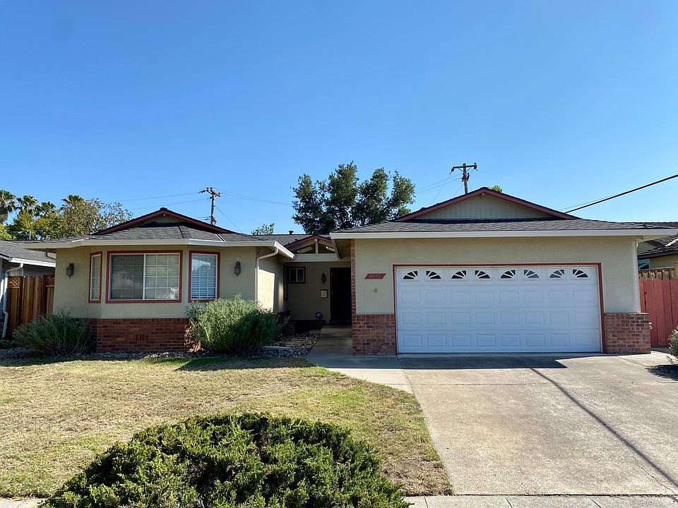 1st image of 4936 Paseo Olivos