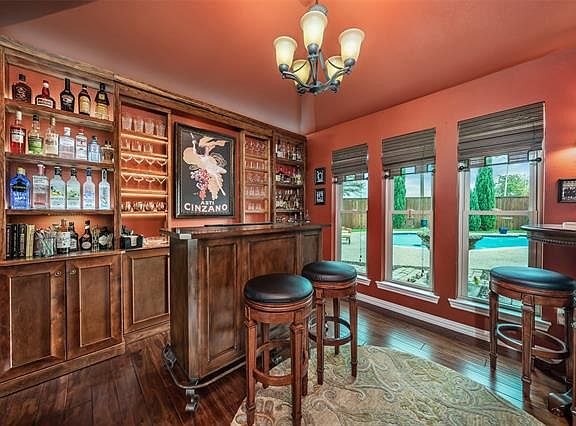 5th image of 2400 Bennington Ct