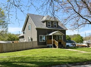 1511 Washington St, Hamburg, IA 51640