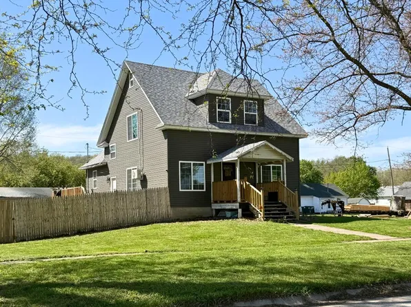 1511 Washington St, Hamburg, IA 51640