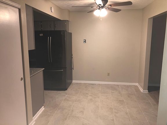 3rd image of 5956 Rock Glen Ct