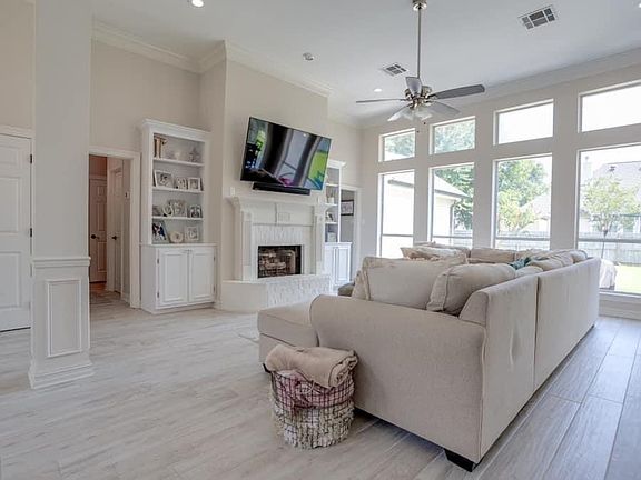 2nd image of 2848 Mesa Ct