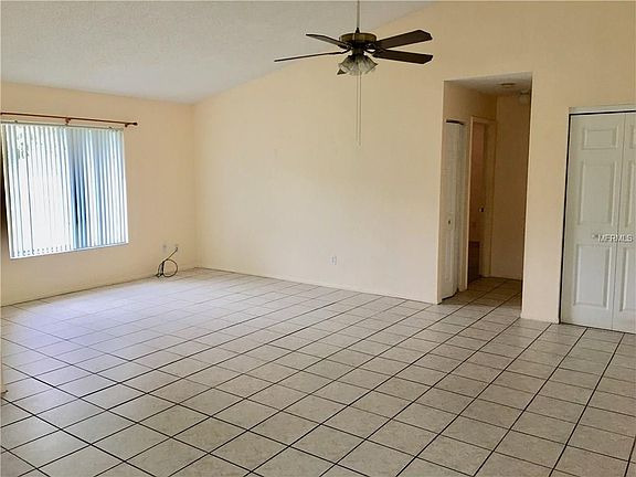 3rd image of 28539 Tanglewood Dr