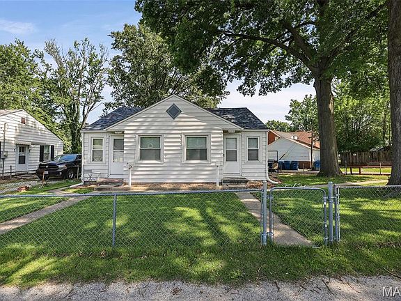 2nd image of 3208 Batson Dr