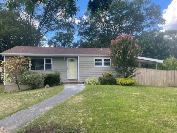 274 Mohican Ave, Ronkonkoma, NY 11779