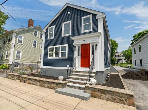 484 Thames St, Bristol, RI 02809