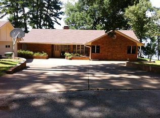 22417 Pine St, Frankston, TX 75763