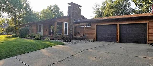 1st image of 1809 W Lake Dr