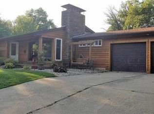 1809 W Lake Dr, Highland, IL