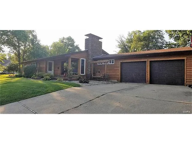 1809 W Lake Dr photo 1