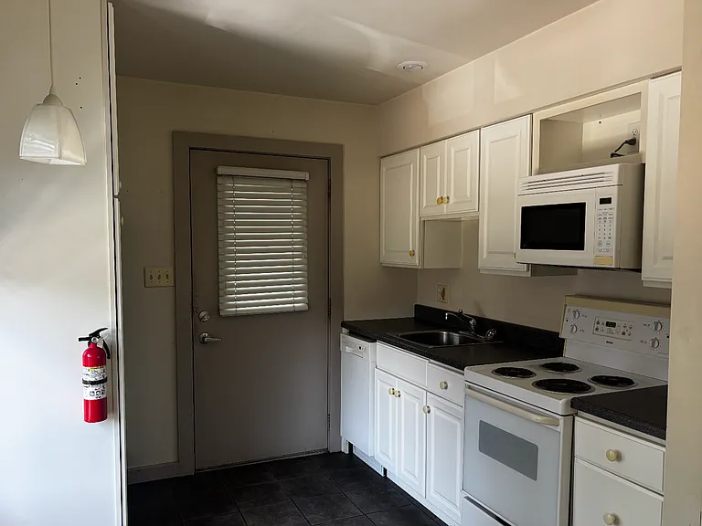 319 N Park Ave — Photo 3